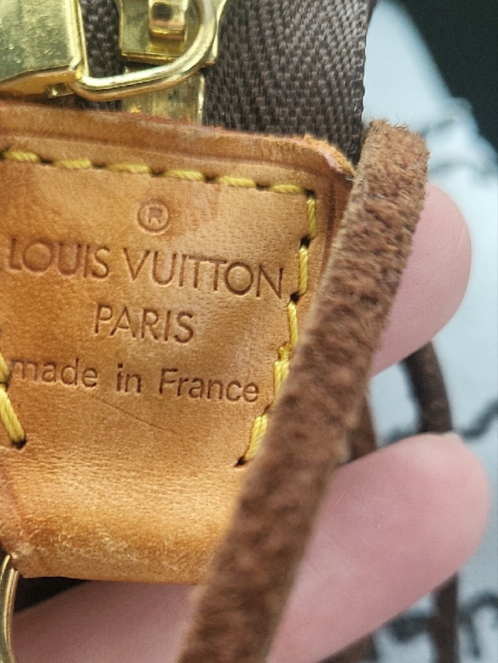 Authentic LOUIS VUITTON PARIS Brown Fringe Wristlet Gold LV Chain - Picture 5 of 6